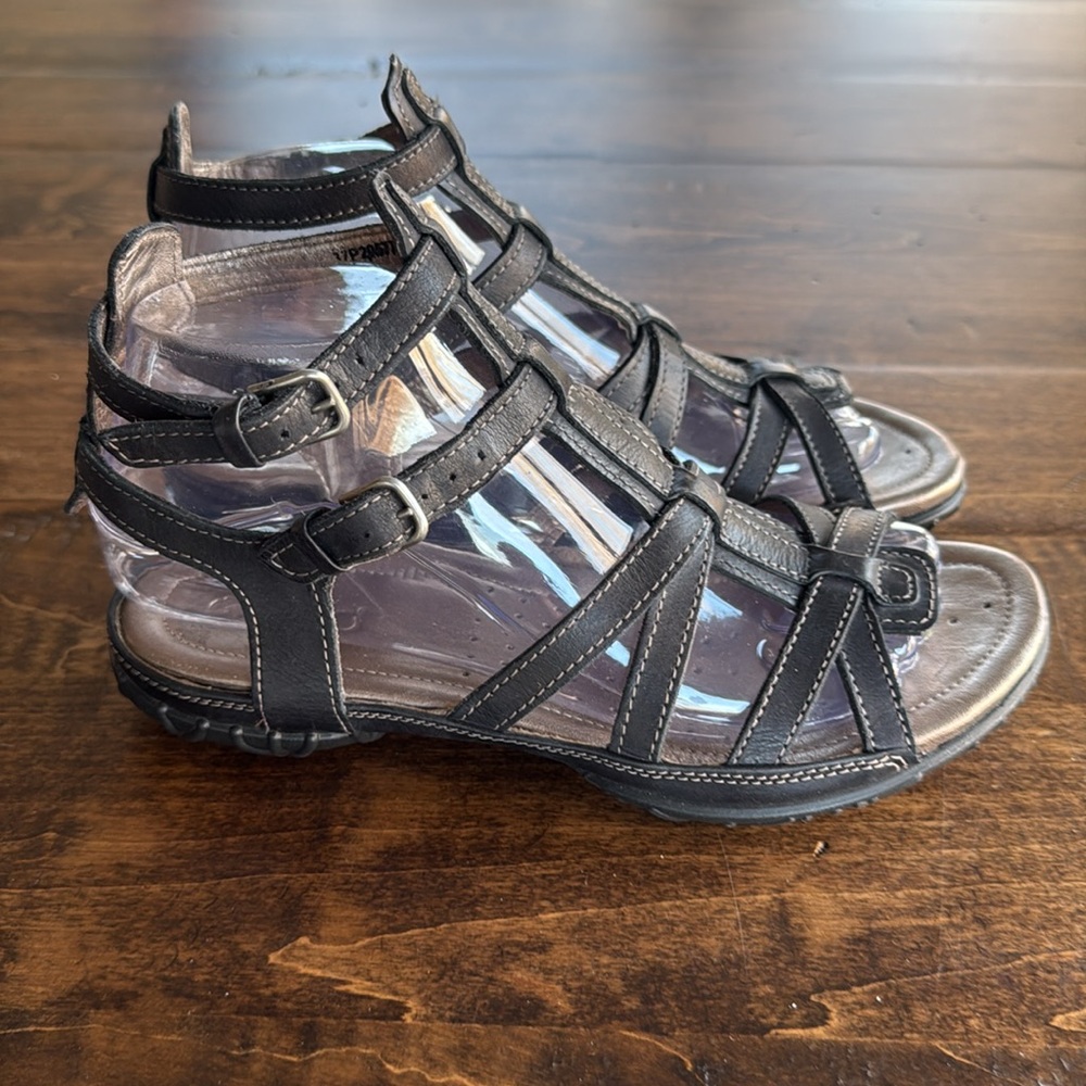 Women's Black Strappy Comfort Sandals - Picture 3 of 7